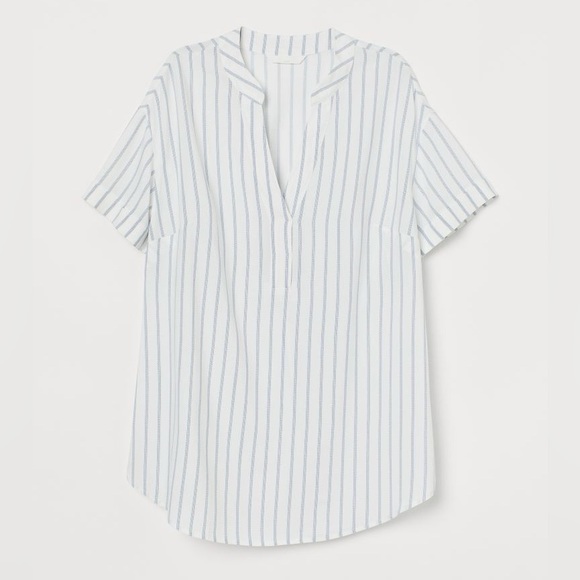 H&M Tops - 💙H&M Maternity Surplice-Neck Tunic Top 🩵🤍💙